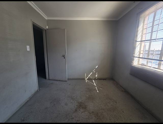 264M² WAREHOUSE TO LET IN ANDERBOLT